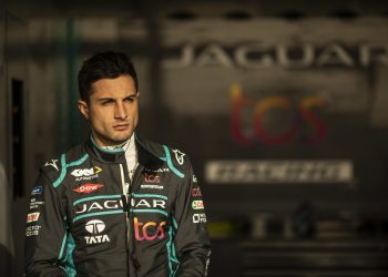 RIYADH STREET CIRCUIT, SAUDI ARABIA - JANUARY 29: Mitch Evans (NZL), Jaguar TCS Racing during the Diriyah ePrix II at Riyadh Street Circuit on Saturday January 29, 2022 in Riyadh, Saudi Arabia. (Photo by Andrew Ferraro / LAT Images)