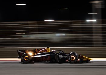 Liam Lawson #5 Carlin, during the pre-season test of the FIA Formula 2 Championship at Bahrain International Circuit, in Bahrain on March 2 - 4, 2022. // Dutch Photo Agency / Red Bull Content Pool // SI202203040073 // Usage for editorial use only //