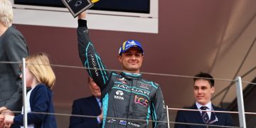 CIRCUIT DE MONACO, MONACO - APRIL 30: Mitch Evans (NZL), Jaguar TCS Racing, 2nd position, lifts his trophy during the Monaco ePrix at Circuit de Monaco on Saturday April 30, 2022 in Monte Carlo, Monaco. (Photo by Simon Galloway / LAT Images)