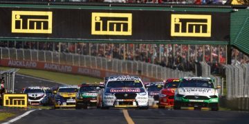 Supercars racing on Pukekohe Park Raceway starting grid