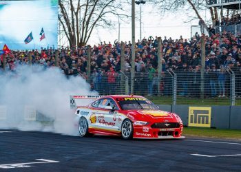 Scott McLaughlin doing burnout in Ford Mustang Supercar at Pukekohe Park Raceway