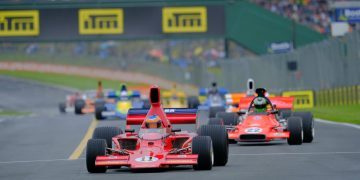 F5000 cars racing at Pukekohe Park Racway
