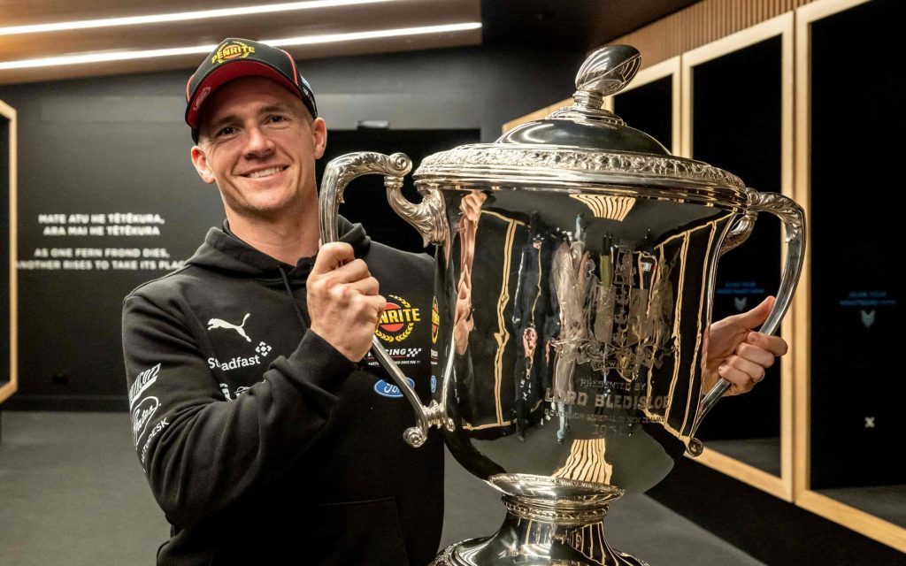 Lee Holdsworth holding Bledisloe Cup