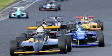 Formula Open field with Formula Atlantic car ahead