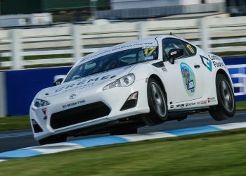 Callum Hedge racing Toyota 86 at Pukekohe front three quarter view