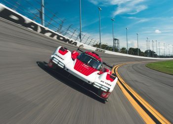 Porsche 963 on track front view