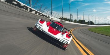 Porsche 963 on track front view