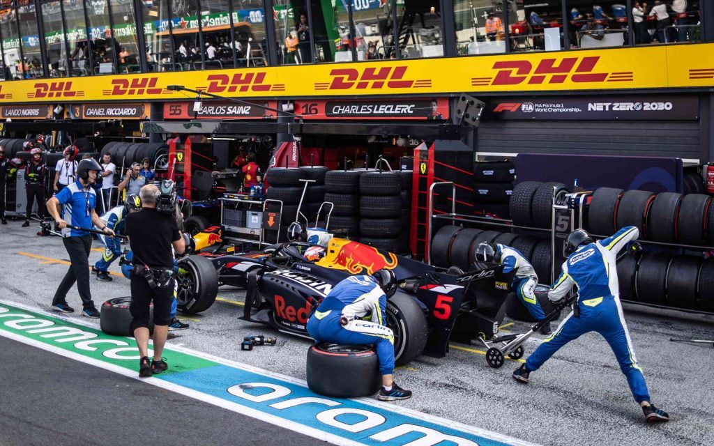 Liam Lawson pit stop at Zandvoort