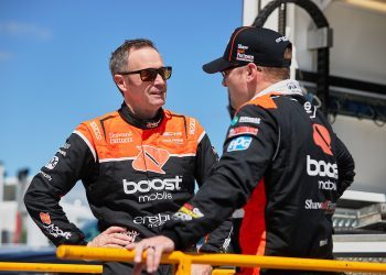 Greg Murphy talking to Erebus Motorsport team member