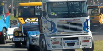 Super Trucks racing at Pukekohe Park Raceway