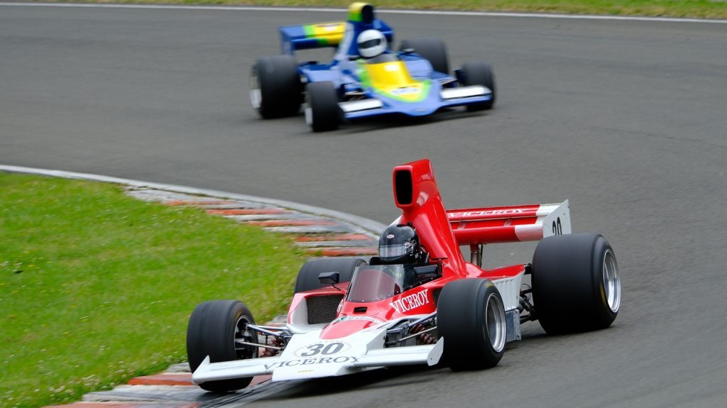 Kevin Ingram racing Formula 5000 car at Manfeild
