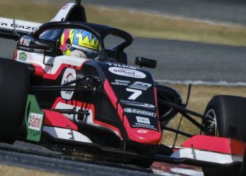 Charlie Wurz taking pole position at Teretonga