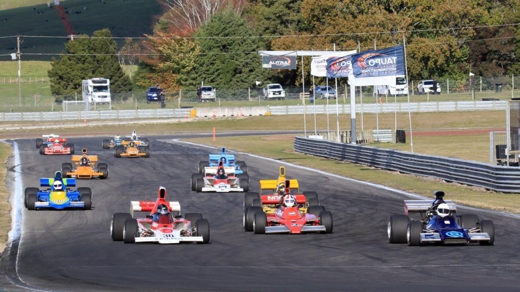 Formula 5000 field racing at Taupo