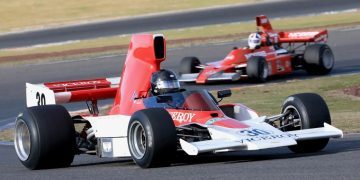 Formula 5000 cars racing on track