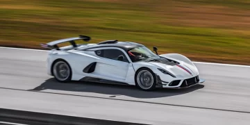 Hennessey Venom F5 Revolution on track