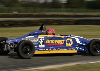 Bree Morris racing Formula Ford on track