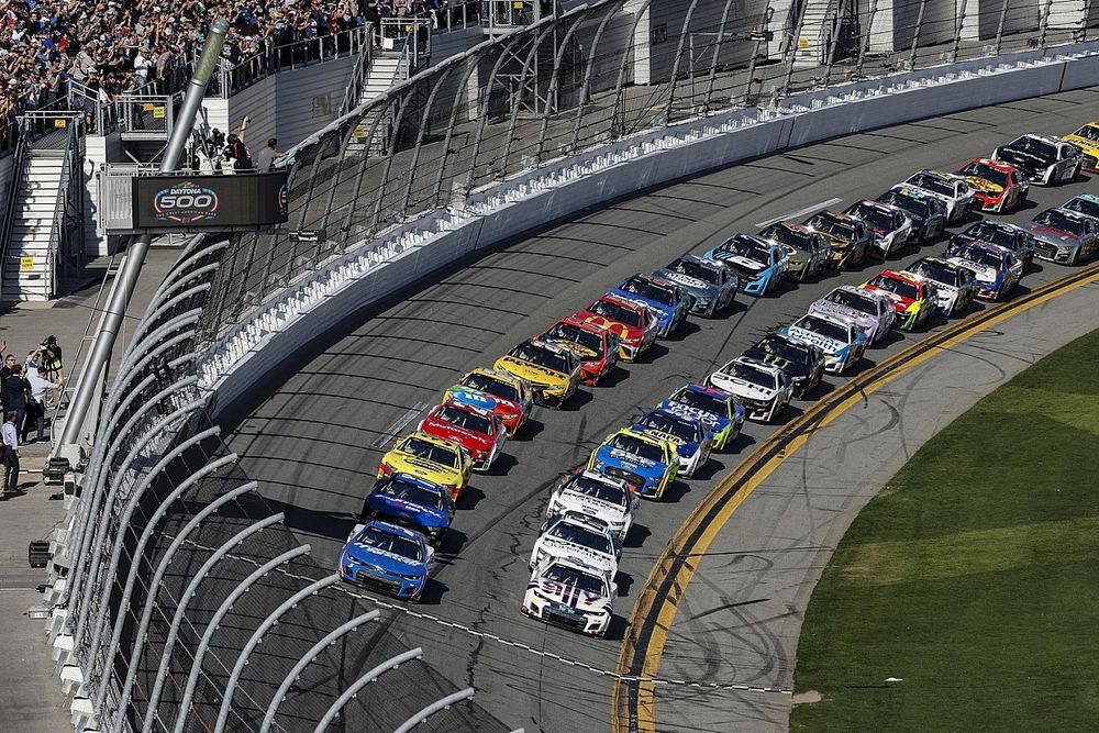 Kiwi nascar fans left scrambling after daytona 500 broadcast snub