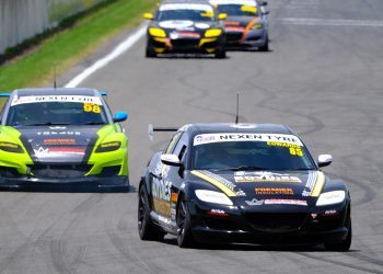 Mazda RX8s racing at Taupo International Motorsport Park