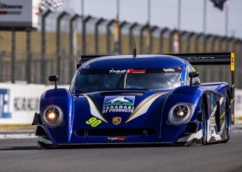 Glenn Smith driving Crawford Porsche at Hampton Downs