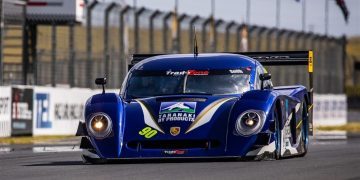 Glenn Smith driving Crawford Porsche at Hampton Downs