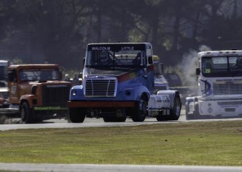 NZ Super Trucks racing on track