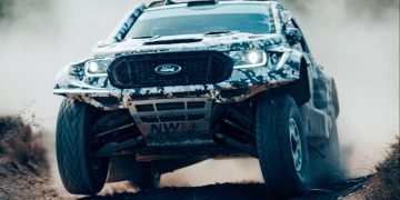 Ford Ranger T1+ jumping