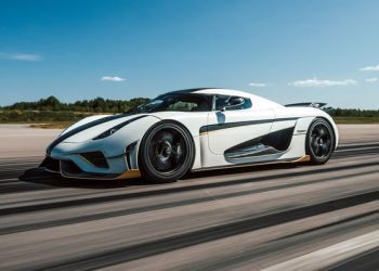 Koenigsegg Regera speeding down runway