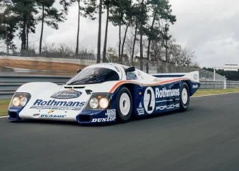 Porsche 962 driving on race track