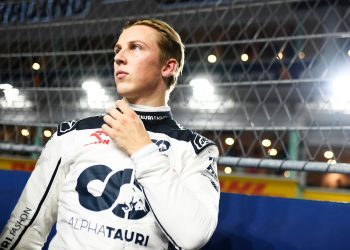 SINGAPORE, SINGAPORE - SEPTEMBER 17: Liam Lawson of New Zealand and Scuderia AlphaTauri prepares to drive on the grid during the F1 Grand Prix of Singapore at Marina Bay Street Circuit on September 17, 2023 in Singapore, Singapore. (Photo by Rudy Carezzevoli/Getty Images) // Getty Images / Red Bull Content Pool // SI202309170370 // Usage for editorial use only //