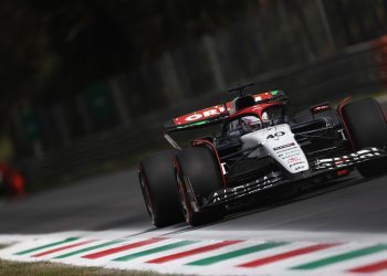 MONZA, ITALY - SEPTEMBER 01: Liam Lawson of New Zealand driving the (40) Scuderia AlphaTauri AT04 on track during practice ahead of the F1 Grand Prix of Italy at Autodromo Nazionale Monza on September 01, 2023 in Monza, Italy. (Photo by Ryan Pierse/Getty Images) // Getty Images / Red Bull Content Pool // SI202309010729 // Usage for editorial use only //