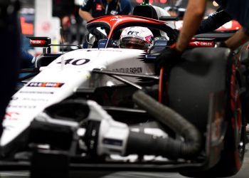 SINGAPORE, SINGAPORE - SEPTEMBER 16: Liam Lawson of New Zealand driving the (40) Scuderia AlphaTauri AT04 in the Pitlane during qualifying ahead of the F1 Grand Prix of Singapore at Marina Bay Street Circuit on September 16, 2023 in Singapore, Singapore. (Photo by Rudy Carezzevoli/Getty Images) // Getty Images / Red Bull Content Pool // SI202309160465 // Usage for editorial use only //