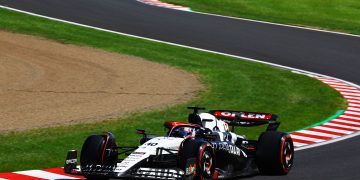 SUZUKA, JAPAN - SEPTEMBER 23: Liam Lawson of New Zealand driving the (40) Scuderia AlphaTauri AT04 on track during final practice ahead of the F1 Grand Prix of Japan at Suzuka International Racing Course on September 23, 2023 in Suzuka, Japan. (Photo by Mark Thompson/Getty Images) // Getty Images / Red Bull Content Pool // SI202309230110 // Usage for editorial use only //