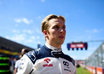 SUZUKA, JAPAN - SEPTEMBER 24: Liam Lawson of New Zealand and Scuderia AlphaTauri prepares to drive on the grid during the F1 Grand Prix of Japan at Suzuka International Racing Course on September 24, 2023 in Suzuka, Japan. (Photo by Rudy Carezzevoli/Getty Images) // Getty Images / Red Bull Content Pool // SI202309240330 // Usage for editorial use only //