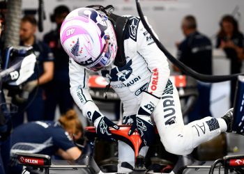 LUSAIL CITY, QATAR - OCTOBER 06: Liam Lawson of New Zealand and Scuderia AlphaTauri prepares to drive in the garage during qualifying ahead of the F1 Grand Prix of Qatar at Lusail International Circuit on October 06, 2023 in Lusail City, Qatar. (Photo by Rudy Carezzevoli/Getty Images) // Getty Images / Red Bull Content Pool // SI202310061449 // Usage for editorial use only //