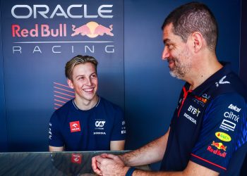 ABU DHABI, UNITED ARAB EMIRATES - NOVEMBER 24: Liam Lawson of New Zealand and Scuderia AlphaTauri talks with Guillaume Rocquelin, Head of Driver Academy at Red Bull Racing in the Paddock prior to practice ahead of the F1 Grand Prix of Abu Dhabi at Yas Marina Circuit on November 24, 2023 in Abu Dhabi, United Arab Emirates. (Photo by Mark Thompson/Getty Images) // Getty Images / Red Bull Content Pool // SI202311240728 // Usage for editorial use only //