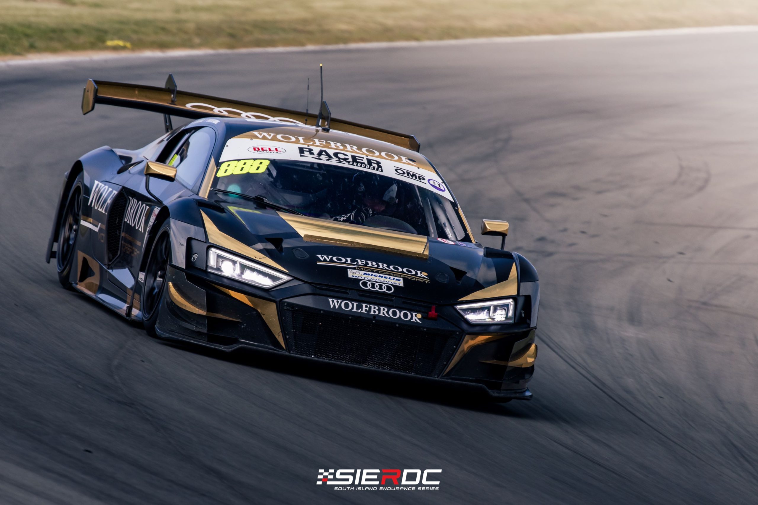 Brooks/Riding win ThreeHour South Island Endurance Series title