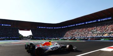 MEXICO CITY, MEXICO - OCTOBER 25: Liam Lawson of New Zealand driving the (30) Visa Cash App Racing Bulls VCARB 02 on track during qualifying ahead of the F1 Grand Prix of Mexico at Autodromo Hermanos Rodriguez on October 25, 2025 in Mexico City, Mexico. (Photo by Mark Thompson/Getty Images) // Getty Images / Red Bull Content Pool // SI202510250819 // Usage for editorial use only //