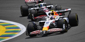 SAO PAULO, BRAZIL - NOVEMBER 07: Liam Lawson of New Zealand driving the (30) Visa Cash App Racing Bulls VCARB 02 leads Oliver Bearman of Great Britain driving the (87) Haas F1 VF-25 Ferrari on track during practice ahead of the F1 Grand Prix of Brazil at Autodromo Jose Carlos Pace on November 07, 2025 in Sao Paulo, Brazil. (Photo by Rudy Carezzevoli/Getty Images) // Getty Images / Red Bull Content Pool // SI202511070690 // Usage for editorial use only //