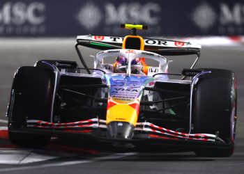 LAS VEGAS, NEVADA - NOVEMBER 20: Liam Lawson of New Zealand driving the (30) Visa Cash App Racing Bulls VCARB 02 on track during practice ahead of the F1 Grand Prix of Las Vegas at Las Vegas Strip Circuit on November 20, 2025 in Las Vegas, Nevada. (Photo by Clive Rose/Getty Images) // Getty Images / Red Bull Content Pool // SI202511210182 // Usage for editorial use only //