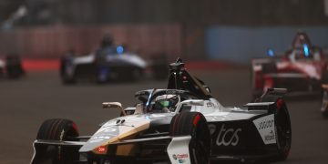 JAKARTA, INDONESIA - JUNE 21: Mitch Evans of New Zealand driving the (9) Jaguar TCS Racing Jaguar I-TYPE 7 on track during the Jakarta E-Prix, Round 12 of the 2025 FIA Formula E World Championship at Jakarta International e-Prix Circuit on June 21, 2025 in Jakarta, Indonesia. (Photo by Alastair Staley/LAT Images)