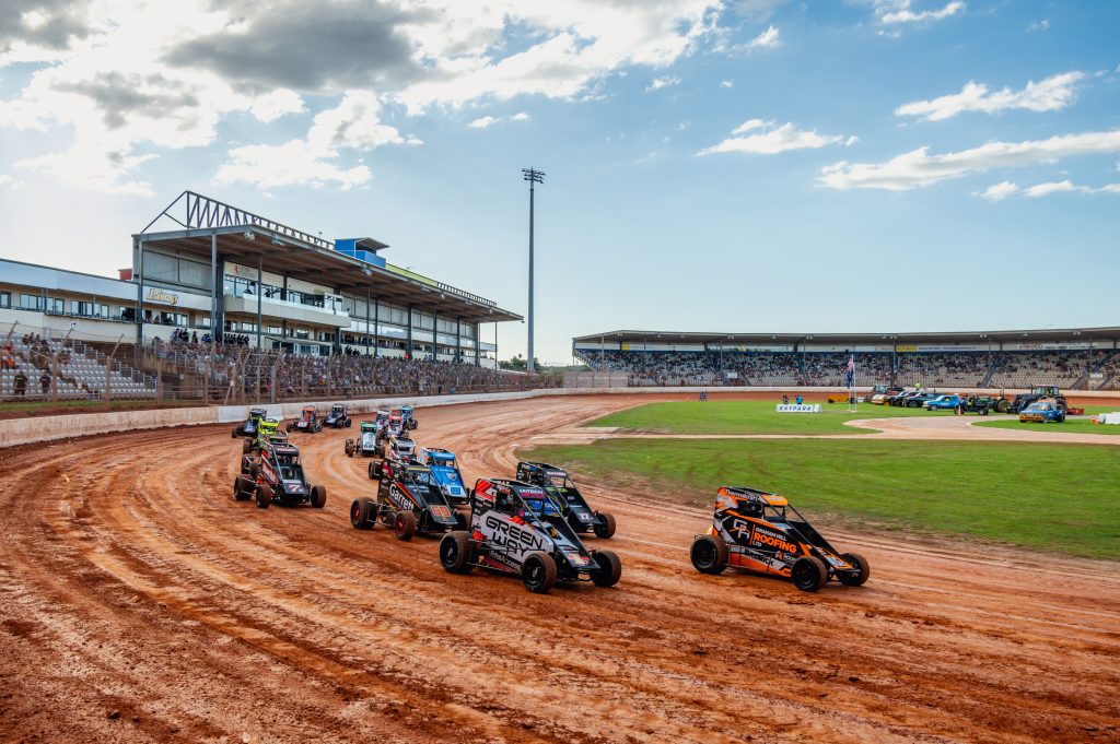 International stars set to battle Kiwi aces at Baypark Speedway double ...