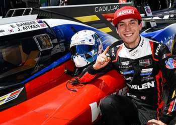 #31: Cadillac Whelen, Cadillac V-Series.R, GTP: Jack Aitken, Earl Bamber, Frederik Vesti, Motul Pole Award