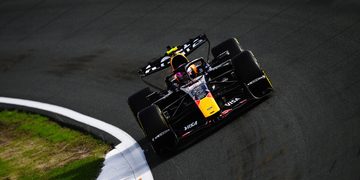 ZANDVOORT, NETHERLANDS - AUGUST 21: Liam Lawson of New Zealand driving the (30) Oracle Red Bull Racing RB22 Red Bull Ford Powertrains on track during Sprint Qualifying ahead of the F1 Grand Prix of Netherlands at Circuit Zandvoort on August 21, 2026 in Zandvoort, Netherlands. (Photo by Rudy Carezzevoli/Getty Images) // Getty Images / Red Bull Content Pool // SI202608210407 // Usage for editorial use only //